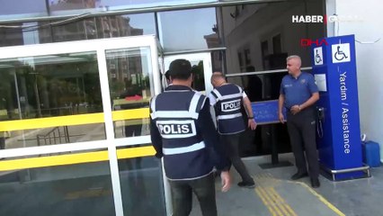 Video herunterladen: Hatay'da satırla saldırıya uğrayan kadından şoke eden istek! Kendini yerden yere attı