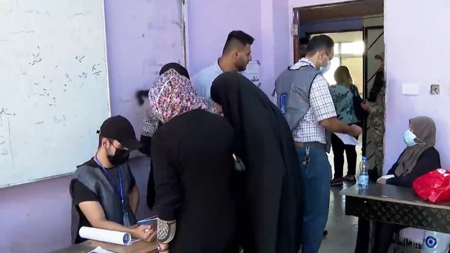 العراقيون يواصلون الإدلاء بأصواتهم في الانتخابات التشريعية المبكرة