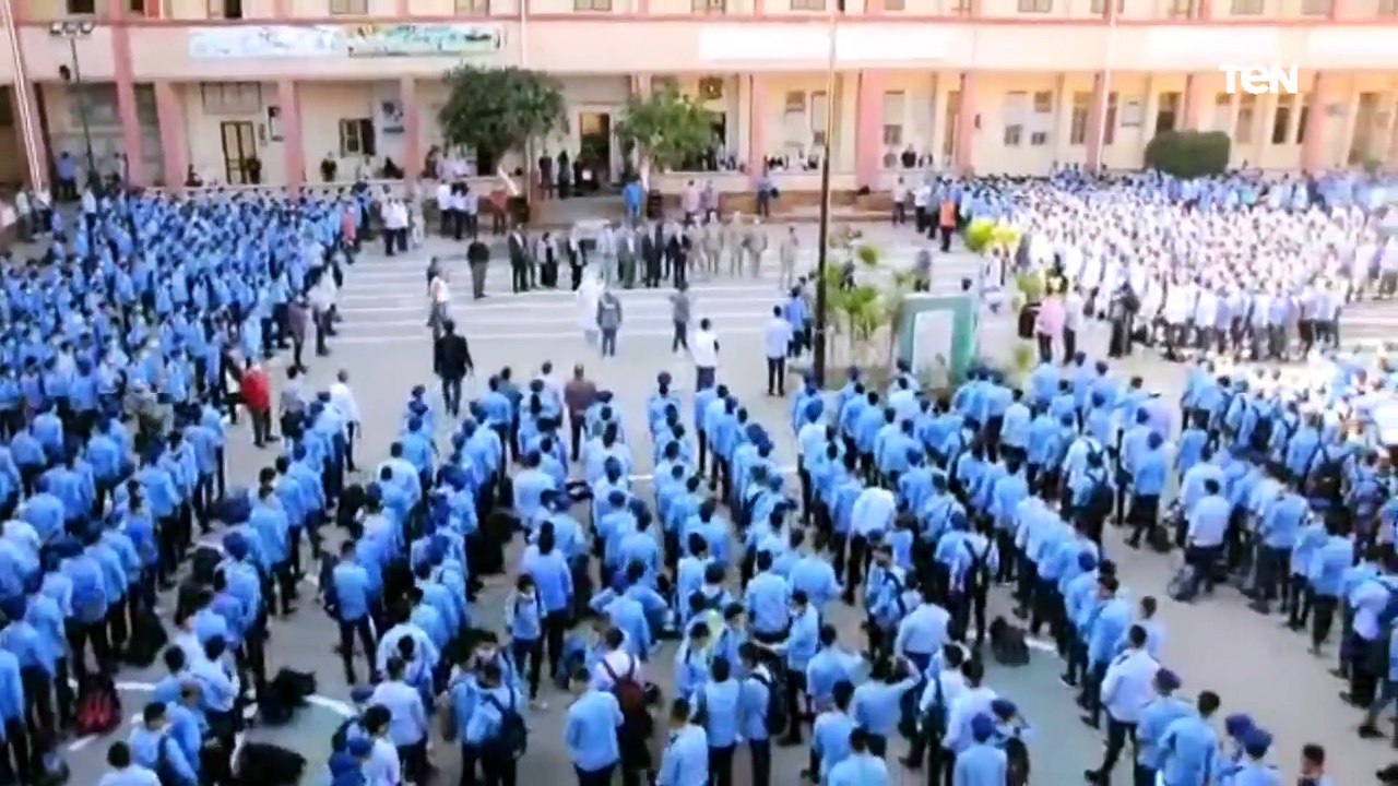 محافظ بورسعيد يشهد طابور الصباح بمدرسة بورسعيد الثانوية العسكرية