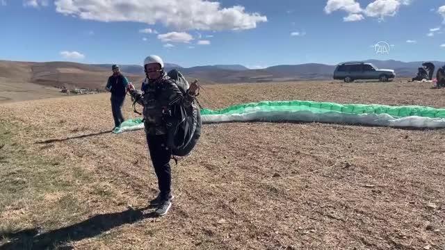 Yamaç paraşütü pilotları yetiştiriliyor