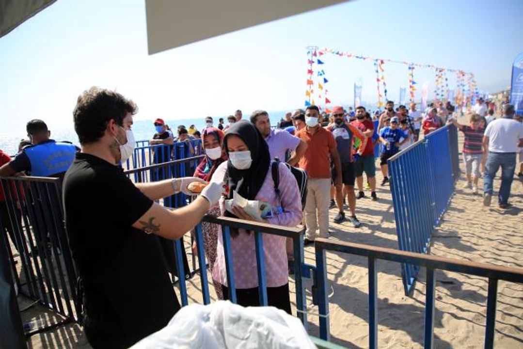 Mersin Karaduvar Balık Festivali'nde 20 bin bal...