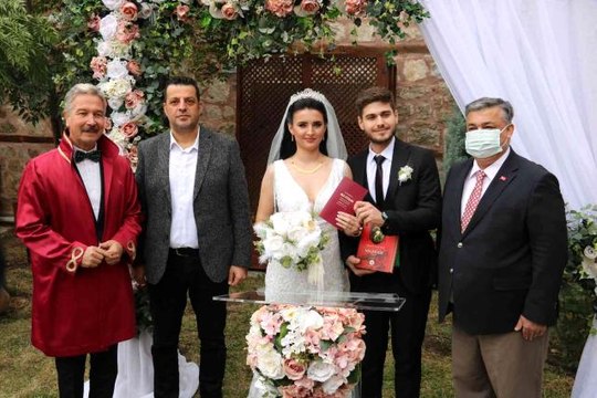 Rumeli ve Balkan düğünlerinin canlandırıldığı 'Necmi İğe Etnografya Müzesi'nde ilk nikah heyecanı yaşandı