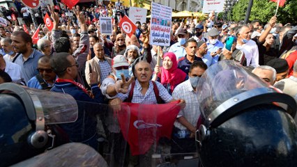 ما وراء الخبرـ تونس تنتفض مجددا رغم التضييق الأمني