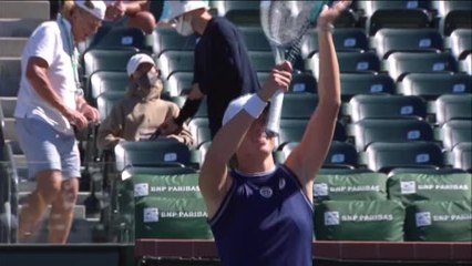 Swiatek rolls over Kudermetova to reach Indian Wells last 16