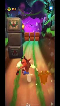 Turtle Woods Halloween Gameplay - Crash Bandicoot: On The Run! (Electro Lab Assistant Boss)