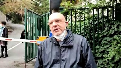 Kampüs bahçesinde ders vermek isteyen Can Candan okula alınmadı: Rektörlük talimat vermiş