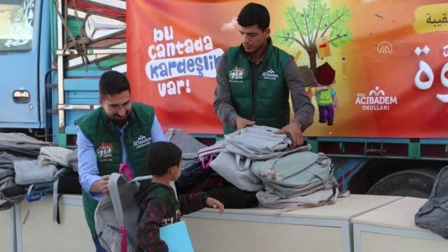 Acıbadem Okulları öğrencileri, İdlib'de bin öğrenciye kırtasiye desteğinde bulundu
