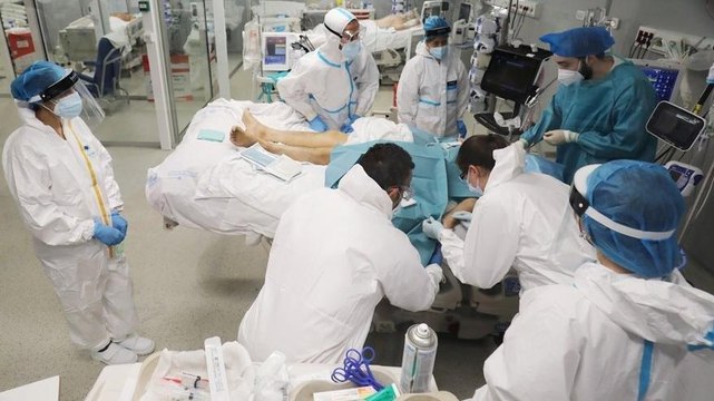 Covid geçirenlerin kalp damar uzmanlarına görünmesinde fayda var