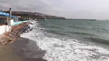 Marmara Denizi'nde poyraz ulaşımı etkiliyor