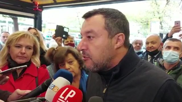 Salvini: Perche' Lamorgese e' al suo posto dopo che i neofascisti hanno messo a ferro e fuoco Roma?