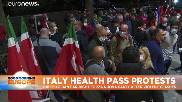 Far-right leaders arrested at large protest in Italy over COVID passes