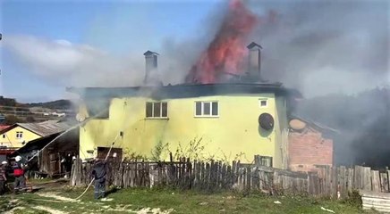 Karabük'te iki katlı ev alevlere teslim oldu