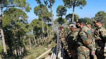 Army chief visits forward areas of Jammu