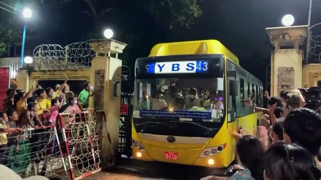 Мьянма: военные проводят амнистию