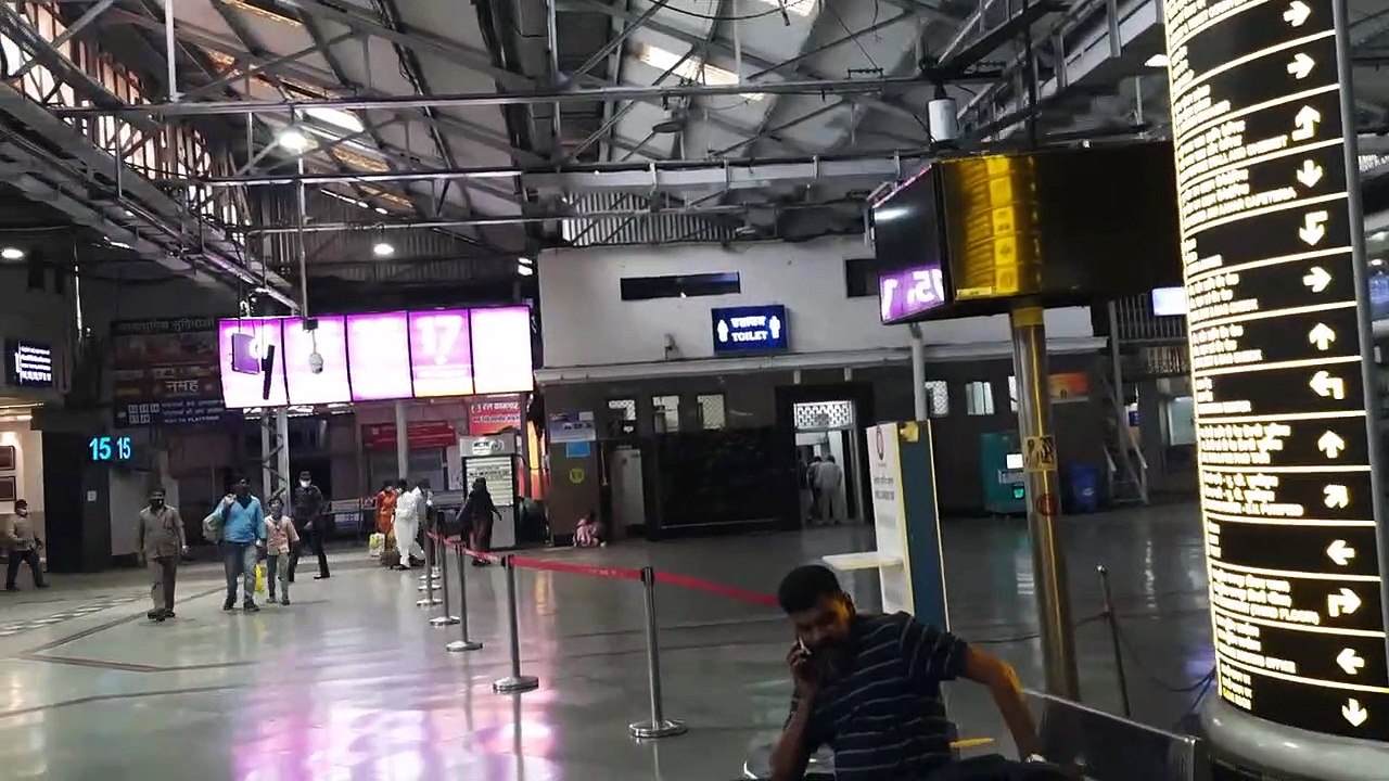 मुंबई सीएसटी स्टेशन l Mumbai  CST Station l live mumbai