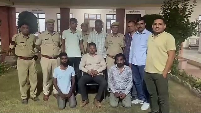 पर्यटक बस में अफीम का 31 किलो दूध लाए, 12.4 किलो दूध व 19.6 लाख रुपए जब्त
