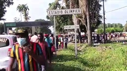 Miles de migrantes se congregaron afuera Estadio Olímpico Tapachula