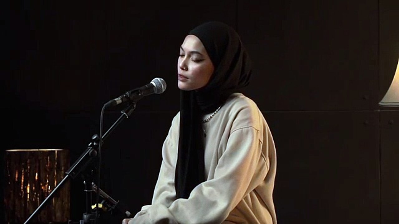 Bukan Dia Tapi Aku - Judika (Cover by Mitty Zasia)