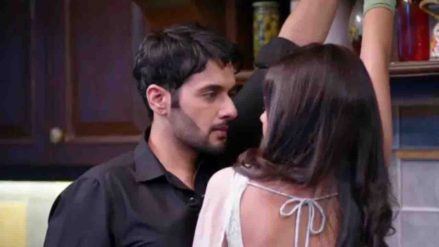 Molkki Episode Promo: Ballistic reports AGAINST Virendra; Arjun shocked | FilmiBeat