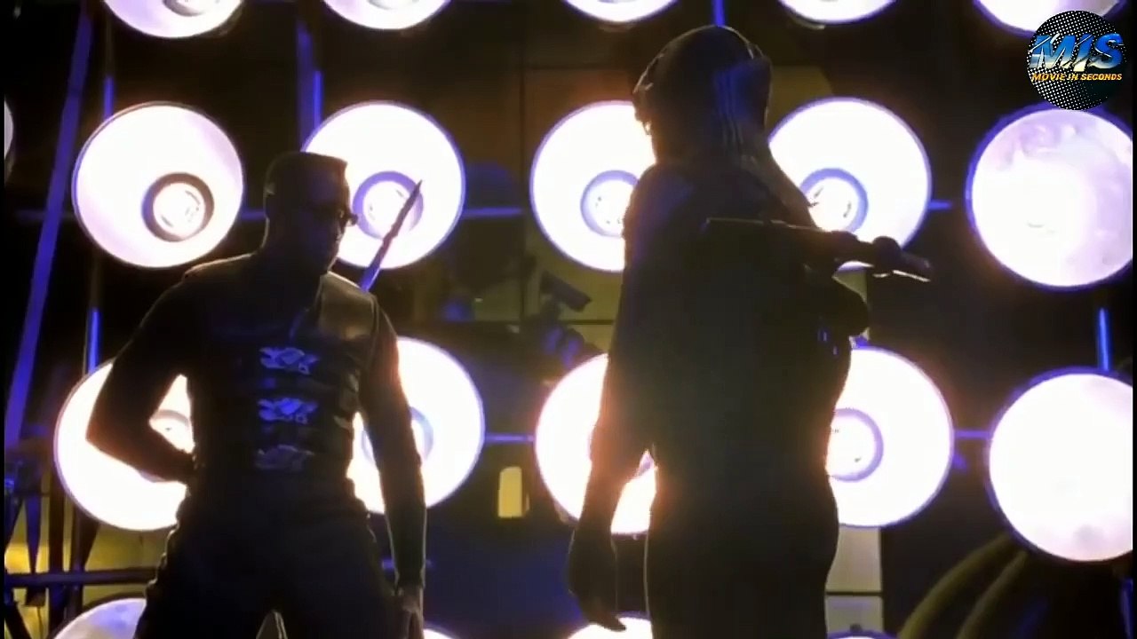 فرقه قتاليه من مصاصي الدماء تذهب للقضاء على كائنات غريبه شبه الزومبي ملخص فيلم blade 2