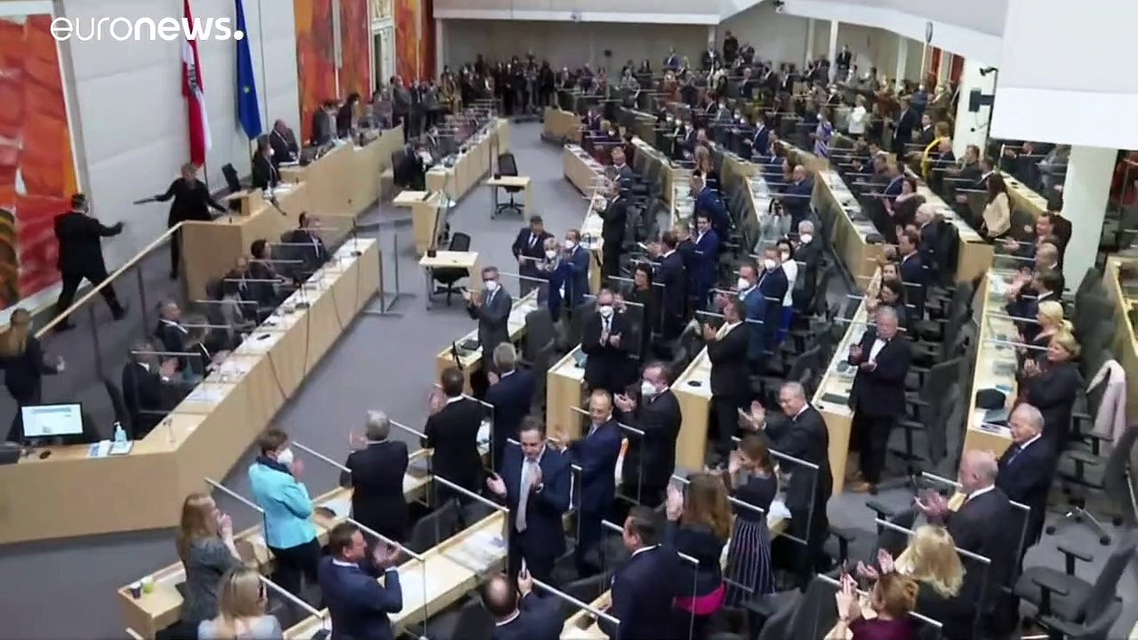 'Gefallener Engel': Kurz nicht im Parlament, aber in der Debatte