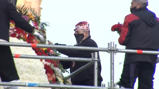 La virgen de El Pilar ya luce su manto de flores