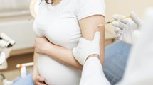 Son Dakika! Sağlık Bakanlığı, gebeliğin ilk 3 ayından sonra koronavirüs aşısı uygulanmasını önerdi