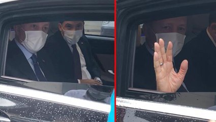 Cumhurbaşkanı Erdoğan'a vatandaşlardan yoğun ilgi! Aracını iki kez durdurup sohbet ettiler