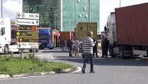 Genova, i portuali si fermano e i camionisti restano incolonnati per ore