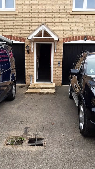 6 Lyttleport Close