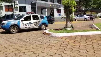 Homem é detido por perturbação e agressão em mercado de Cascavel