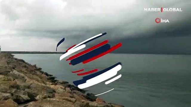 Edirne'nin Enez ilçesinde oluşan iki hortum büyük paniğe neden oldu