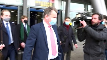 Великобритания угрожает выйти из Североирландского протокола