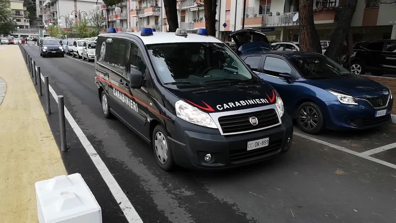 Potenza, ragazza morta precipitando dal balcone: i rilievi dei carabinieri del Ris