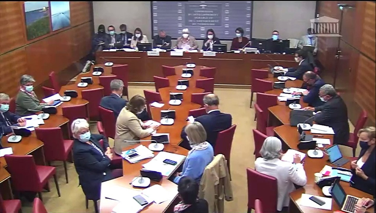 Commission du développement durable : Mme Jacqueline Gourault, ministre de la cohésion des territoires et des relations avec les collectivités territoriales, sur les crédits de la mission « Cohésion des territoires » du PLF 2022 - Mardi 12 octobre 2021