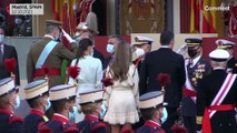 شاهد: الملك والملكة يترأسان العرض العسكري بمناسبة اليوم الوطني الإسباني