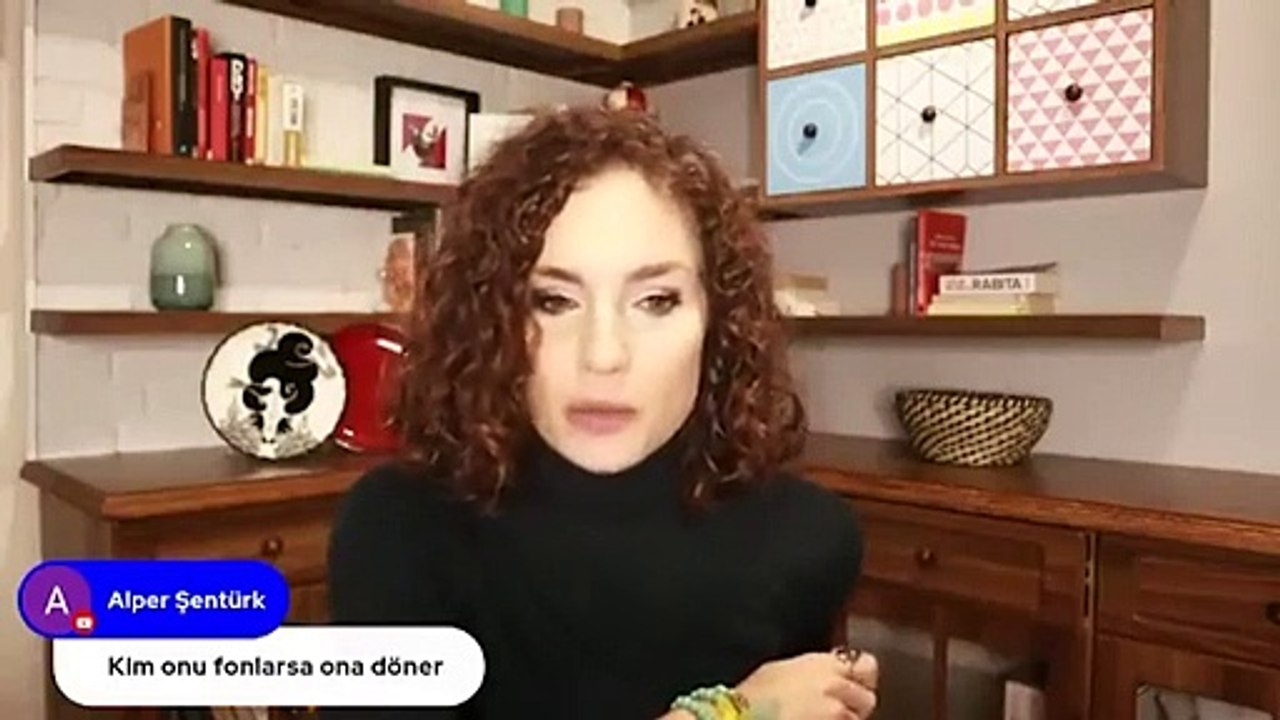 Nevşin Mengü'den 'Kim fonlarsa ona döner' yorumunda bulunan izleyiciye: Bir s*ktir git demek istiyorum, memlekette hıyar çok