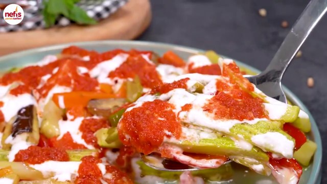 Azıcık Yağ ile Bir Tepsi Dolusu Fırında Soslu Karışık Kızartma