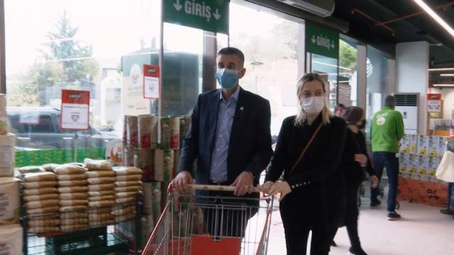 Erdoğan'ın alışveriş yaptığı markete İYİ Partili vekil de gitti! Fişi görünce asgari ücrete zam istedi