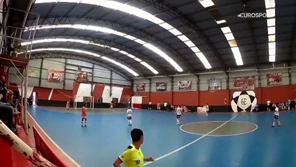 Quatre buts contre son camp : une équipe de futsal fait preuve d'antijeu, l'entraîneur licencié
