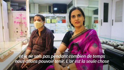 Face à la crise économique dûe au Covid, les Indiens vendent leur or