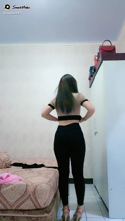 Joget pinggul mantap bos ku