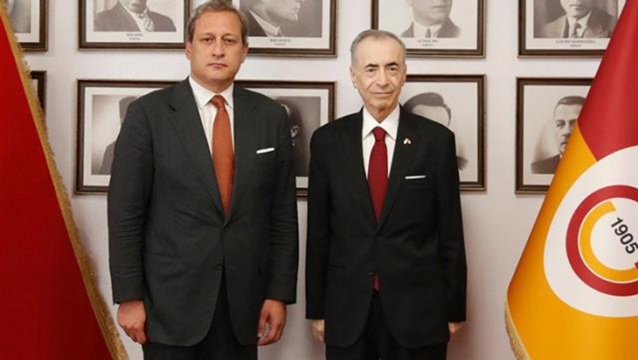 Burak Elmas sahneden çekiliyor! Eski başkan Mustafa Cengiz'e büyük jest