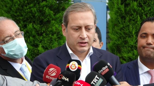 Burak Elmas: Bir önceki yönetimin sahnede oturmasını daha uygun ve şık olacağını düşünüyoruz