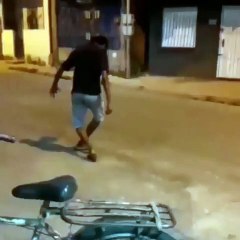 Berkelahi dengan anjing