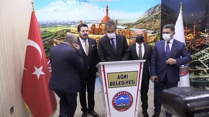 Milli Eğitim Bakanı Mahmut Özer, öğrencilerle buluştu