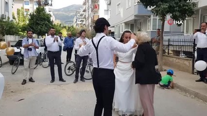 Bisiklet gelin arabası oldu, konvoya bisikletleriyle eşlik ettiler