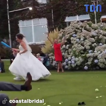 Lors de leur grand jour, l'heureux couple a décidé d'animer les choses avec un jeu de ronde mais les choses ont mal tourné pour le marié, qui s'est pris un coup dans les parties intimes