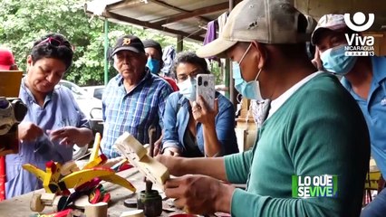 Artesanos de juguetería tradicional se preparan para la temporada Mariana
