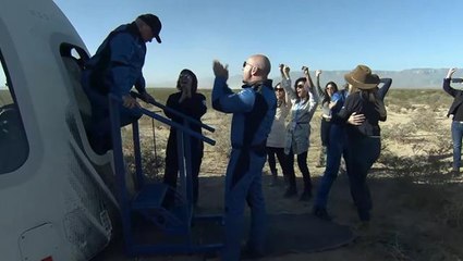 "Star Trek" dizisinin Kaptan Kirk'ü uzaya çıkan en yaşlı insan oldu